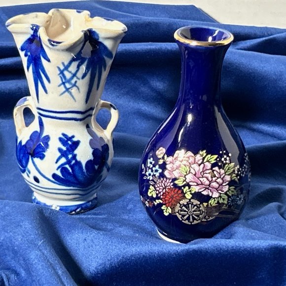 40035 Pair of Japanese Miniature Porcelain Bud Vases - Picture 2 of 7